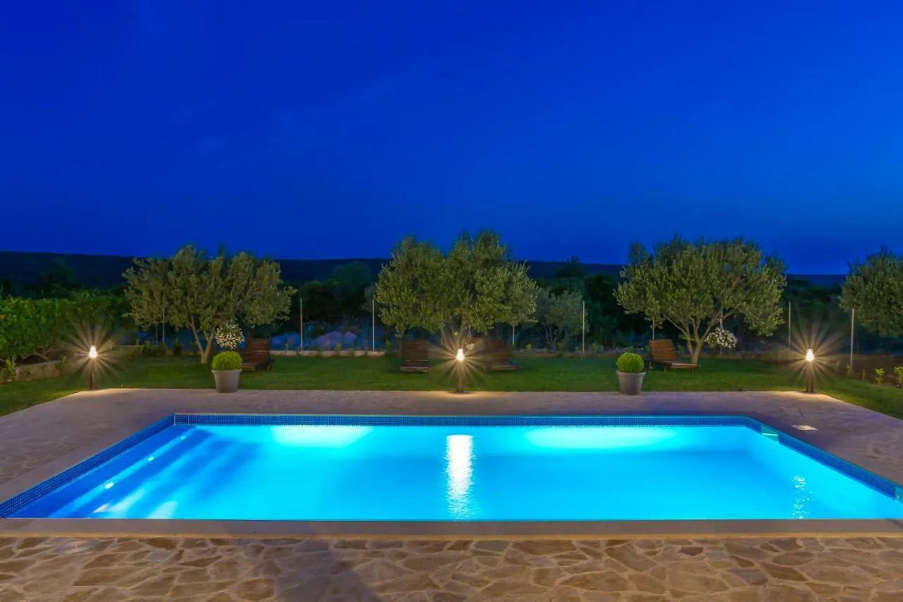 Villa Branka Debeljak